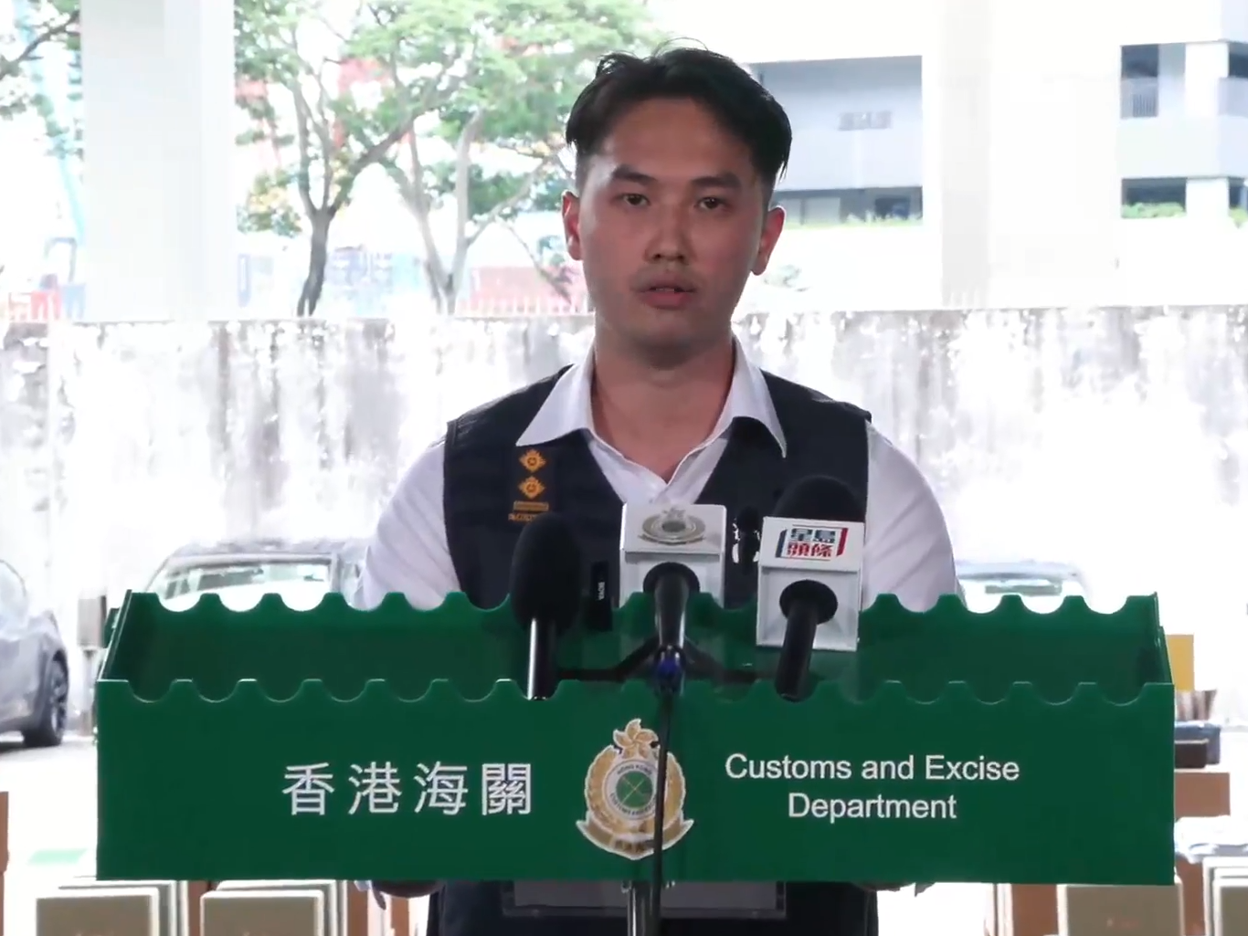 海關版權及商標調查科版權及商標跨境調查組高級調查主任楊鐵楓。(香港海關Facebook截圖)