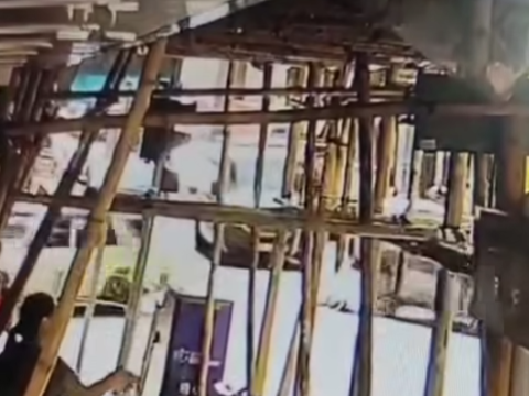 私家車輾過老婦後繼續向前駛。(馬路的事討論區)