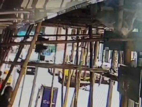 水務處車輛停下。(馬路的事討論區)