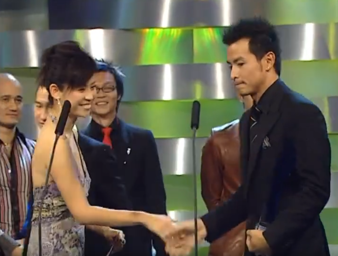 宣萱於2006年以嘉賓身份頒獎予李名順,19年後二人一齊獲獎。