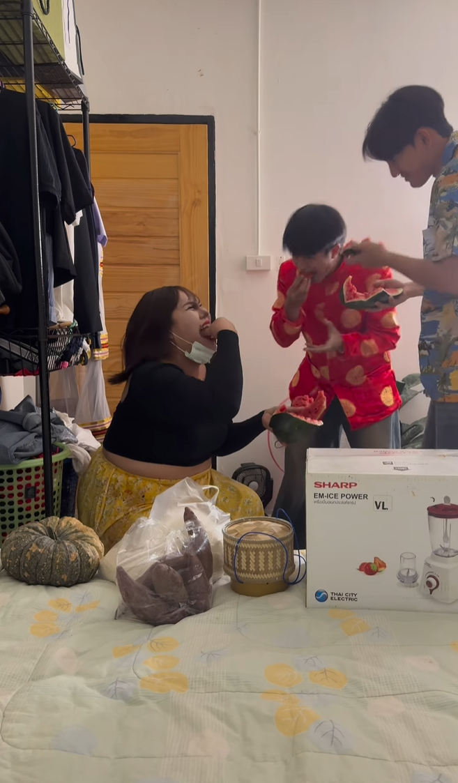 泰國跨性別網紅Parit Radchanavee惡搞「紅姐」事件。