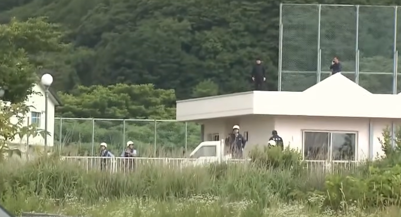 北海道棕熊出沒殺死一名送報員,當局籲居民避免外出(ANN NEWS截圖)