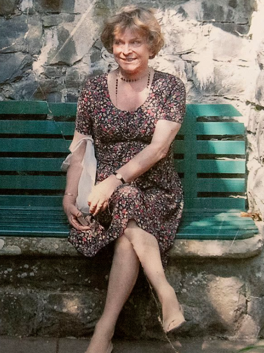 保羅後來正式變性為「伊利沙伯」。(互聯網)