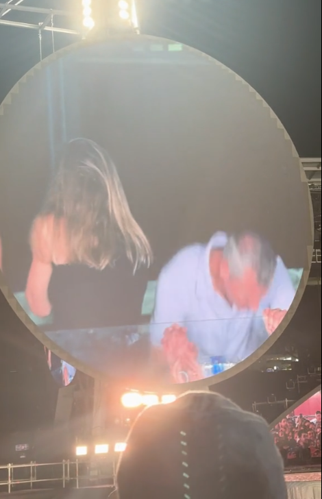 Coldplay演唱會中,Astronomer的CEO安迪拜倫疑出軌人事總監卡博特。(互聯網)