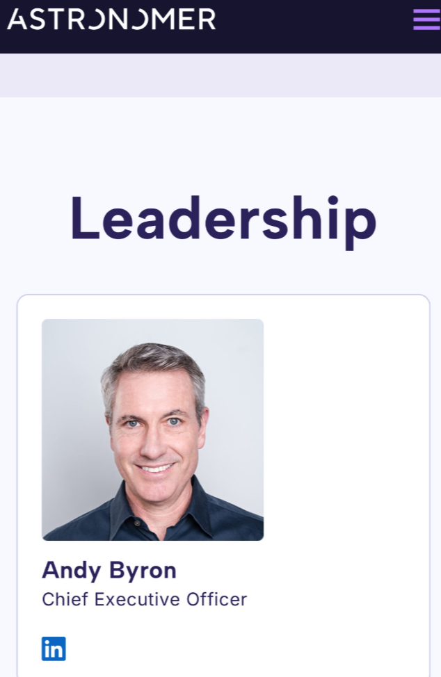 二人身份也馬上被起底,男方是軟體公司Astronomer的CEO安迪拜倫(Andy Byron),而女方則是該公司的人事總監卡博特(Kristin Cabot),兩人各自已婚有家庭。