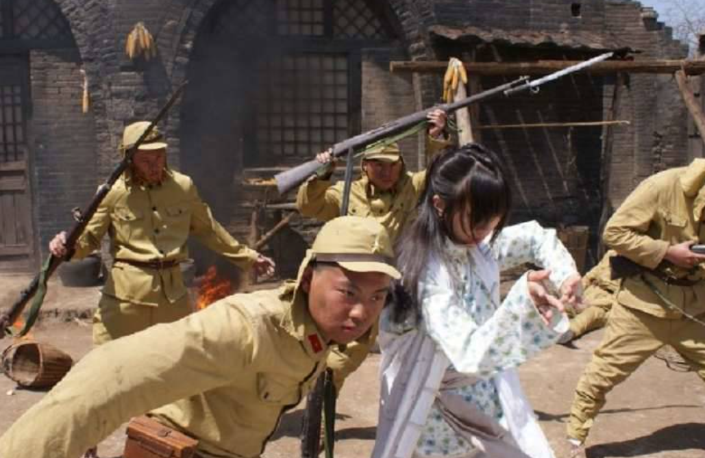 中國廣電總局網絡視聽司昨日(21日)發管理提示,要求杜絕「微短劇」變成「抗戰神劇」,避免出現主角個人能力超強及違背常識的「奇功神技」,亦要摒棄「我方超人化、敵方弱智化」幼稚劇情。