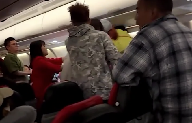 亞航馬來西亞飛中國 3名女乘客大聲說話引發打鬥混戰(有片)