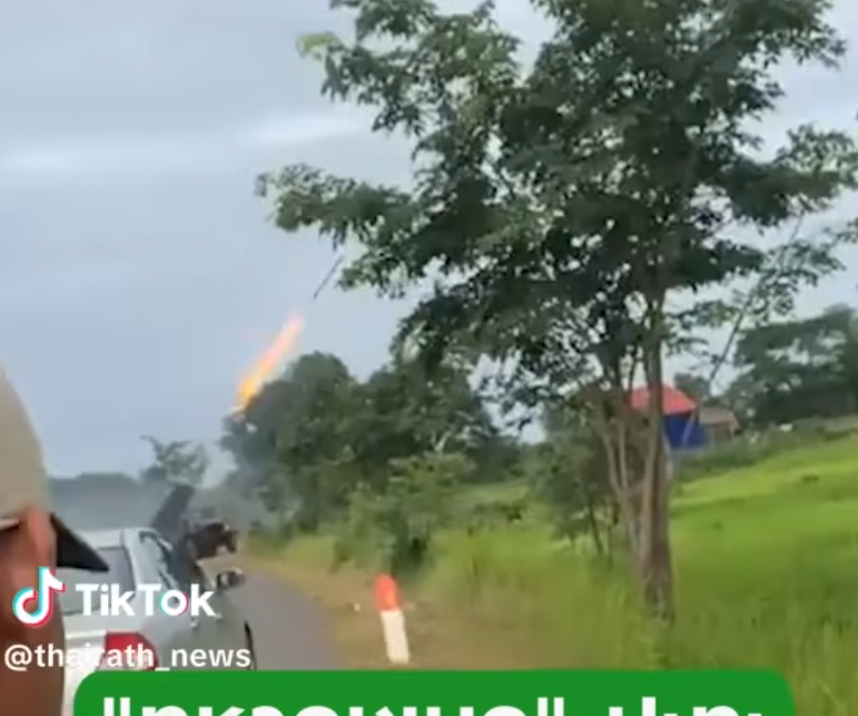 泰國和柬埔寨關係急劇惡化,兩國軍隊今早在邊境爭議地區交火,雙方互相指責是對方首先開火。有影片指柬埔寨軍隊向泰國邊境方向開火。