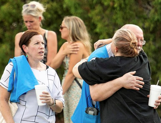 特拉弗斯城一間沃爾瑪發生隨機砍人案。(美聯社、互聯網)