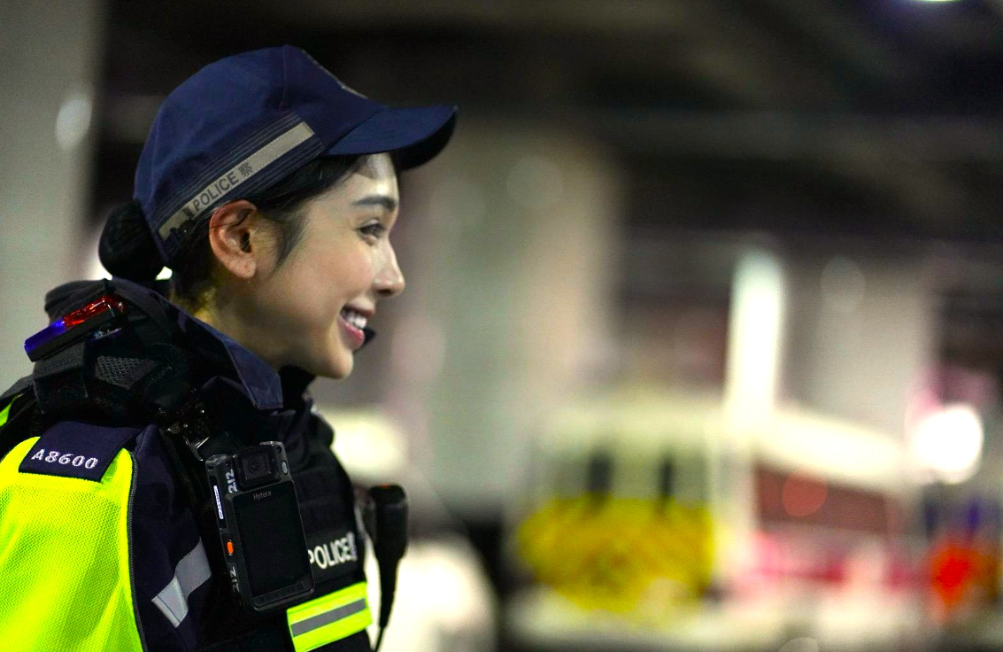 中大校友事務處出版的《中大校友》6月刊出她的專訪。梁凱程表示,她覺得個人外貌不重要,事事表現稱職才是她的目標,「考輔警時,家人話我怕曬黑怕辛苦,覺得我不太可能做到,這樣反而激勵了我,讓我努力證明自己是可以做到的。」