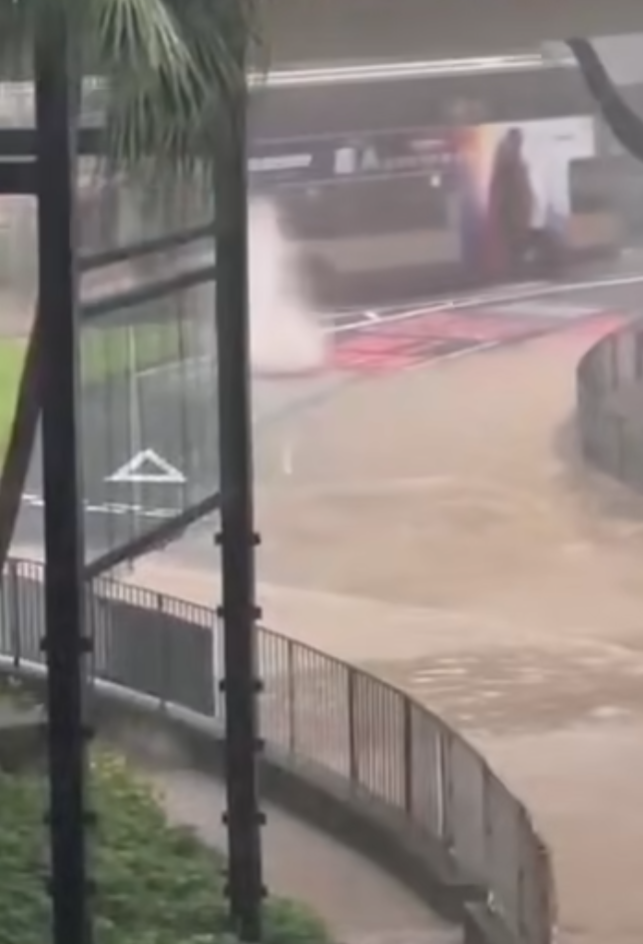 黑雨|柴灣道迴旋處出現水浸(柴灣小西灣關注組2.0 FB )