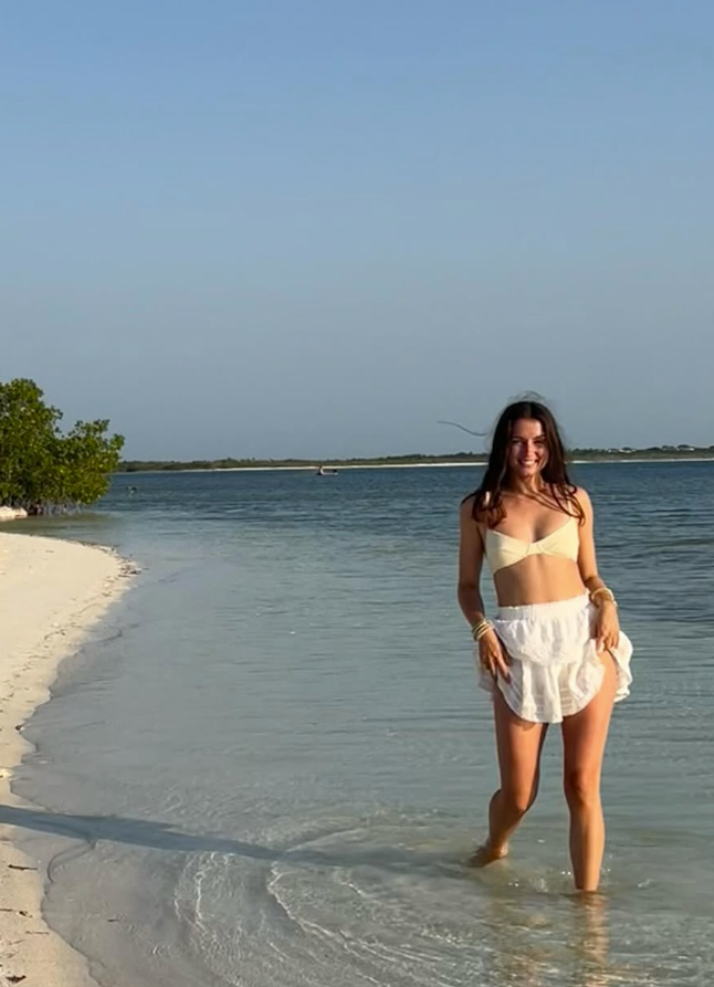 安娜迪艾瑪絲 Ana de Armas(IG@ana_d_armas)