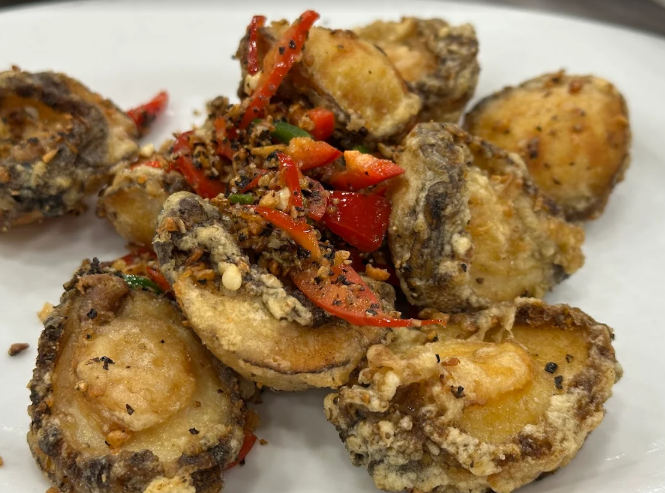 鴨脷洲街市熟食中心將於8月1日展開優化攤檔工程,惟其中一家人氣海鮮加工老店「珠記」選擇榮休結業(Google資料圖片)