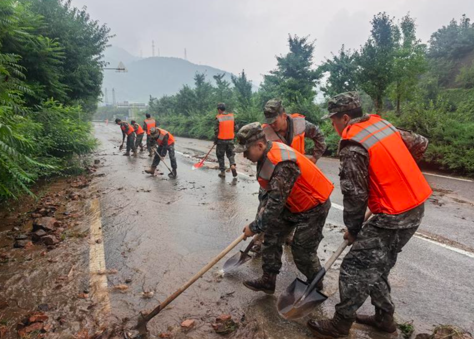 7月23日到29日,北京遭遇極端強降雨,密雲(圖)、懷柔、平谷、延慶四個北部山區突發山洪,造成了重大人員傷亡和財產損失。(新華社)