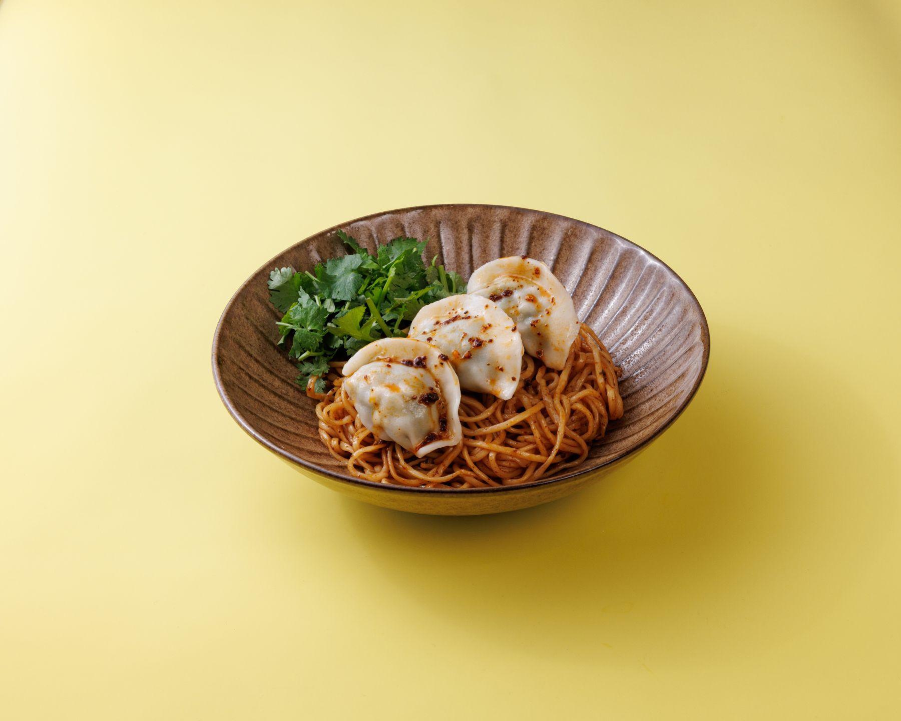 韭菜餃(3件)蔥油拌麵 / 麻辣拌麵配熱苿香綠茶下午茶餐$29