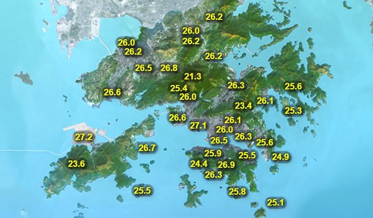 本港地區今日天氣預測多雲,間中有驟雨及狂風雷暴,雨勢有時頗大。日間最高氣溫約29度。(香港天文台)