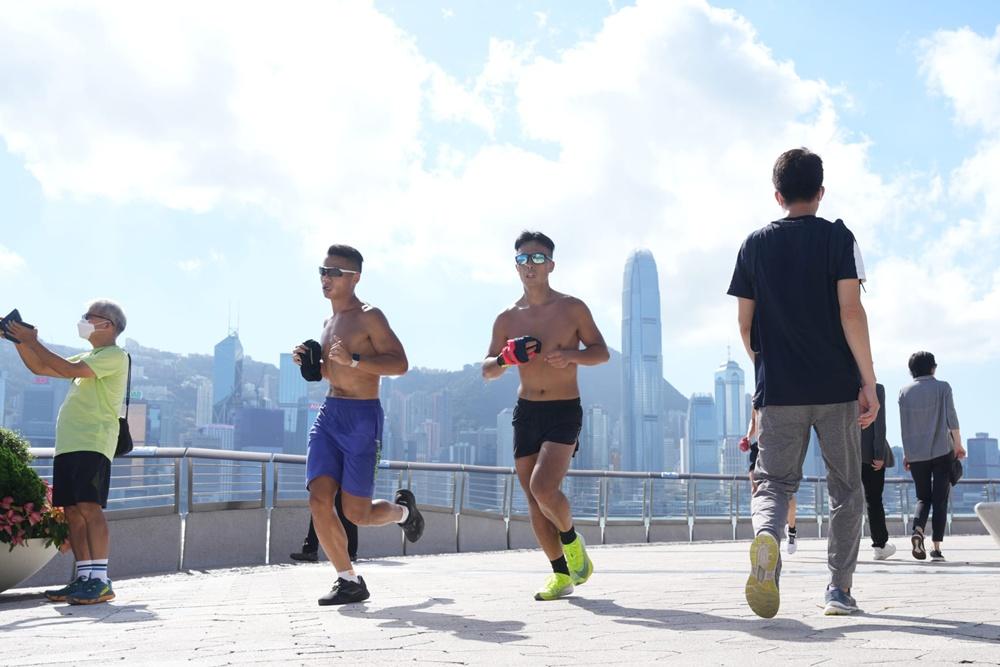 酷熱天氣警告生效,今日市區最高約34度,新界再高一兩度。(資料圖片)