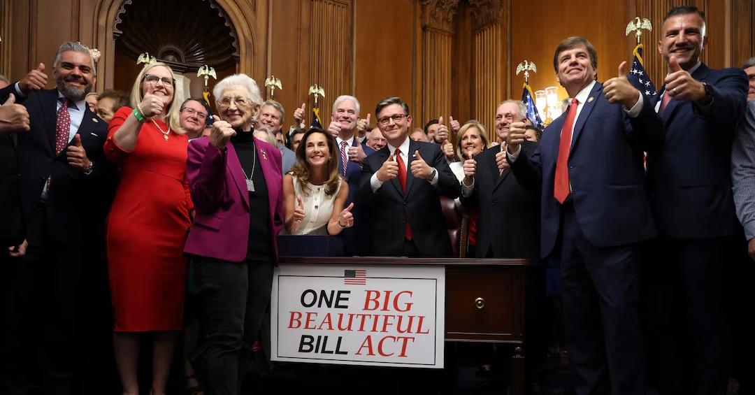 法案將送至白宮,特朗普將於周五美國獨立日簽署法案生效。(X)