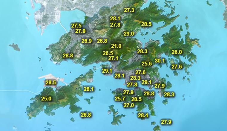 本港地區今日天氣預測日間酷熱,最高氣溫約34度,稍後有幾陣驟雨,局部地區有雷暴。(香港天文台)