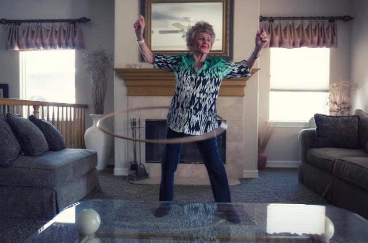 Joan Anderson促使呼拉圈成全球風潮。(X)