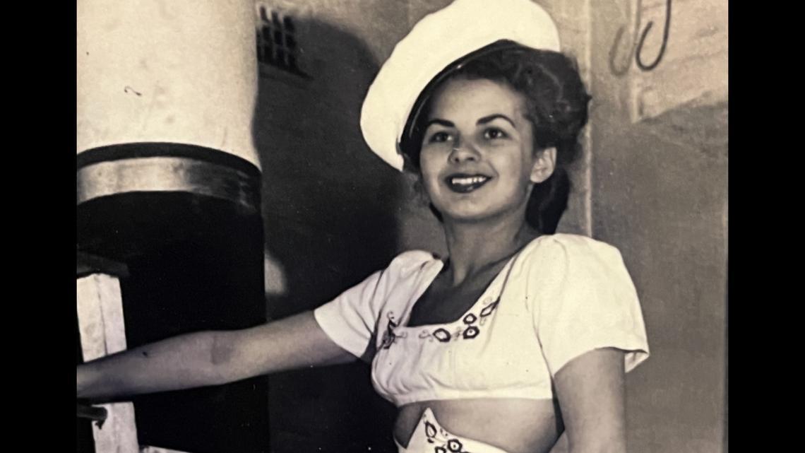 Joan Anderson年輕時。(X)