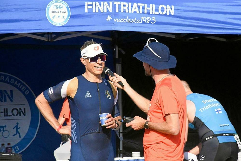 比賽當天男子組有逾100人參加,其中只有45個人完賽,現年57歲的史塔布正是其中一人。(X)