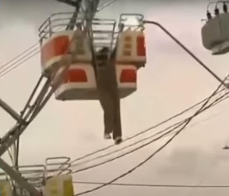 女子大喊:救命!我要死了!(X)