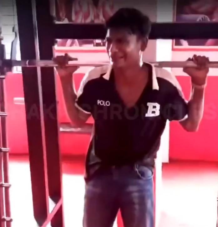 小偷被迫進行舉重、深蹲、仰臥推舉、引體上升等重訓。(X)