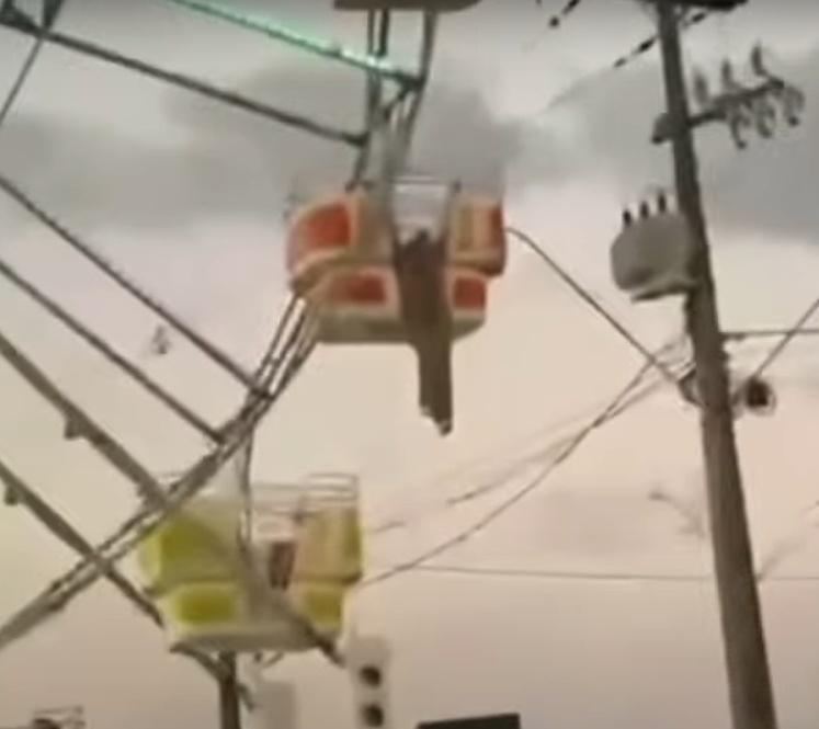 幸女子踩空時瞬間抓住一旁的欄杆,未有墮下。(X)