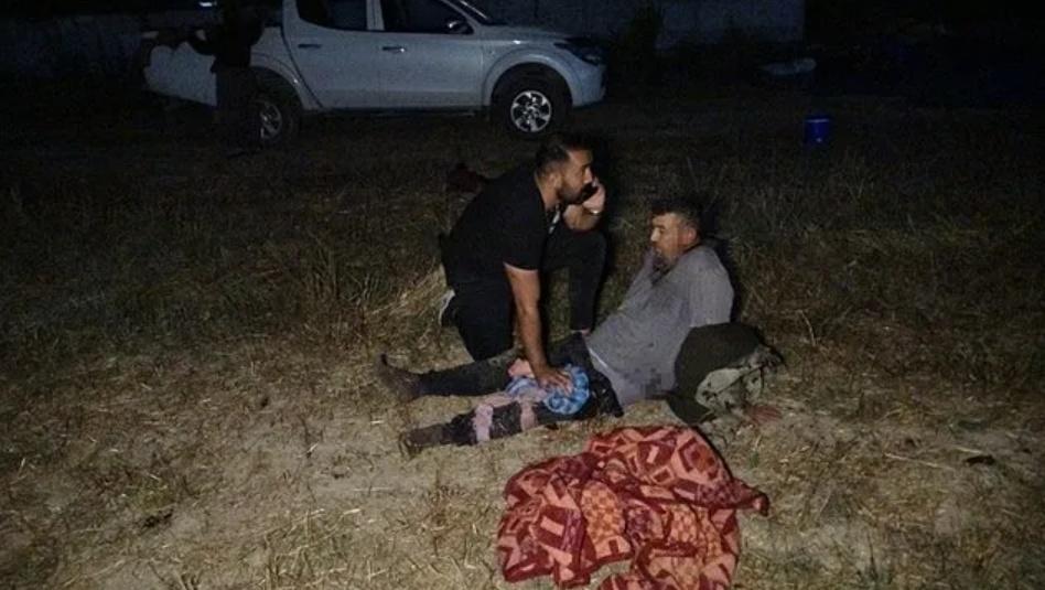 Süleyman用盡力氣掐住牠的頸部才讓牠鬆口。(X)