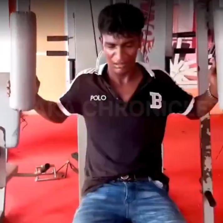 小偷被迫進行舉重、深蹲、仰臥推舉、引體上升等重訓。(X)