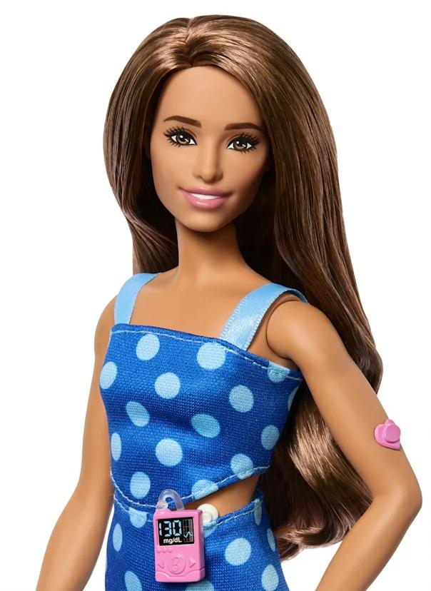 公仔讓孩子在想像中看到自己的身影。(X)