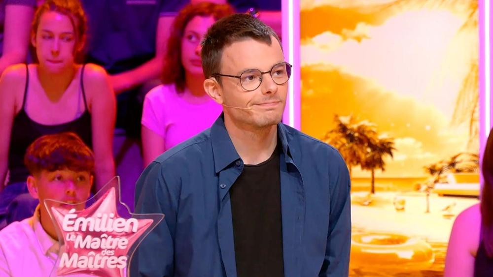 歷史系男大生休學參加益智節目連贏646場,捧走2300萬元23架車。(X)