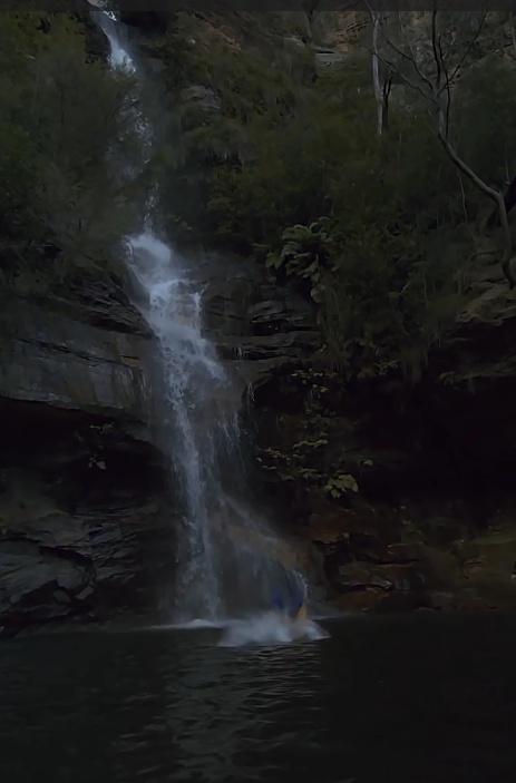 Vali Graha事後表示,自己落水姿勢有誤,導致衝擊力過大。(IG)