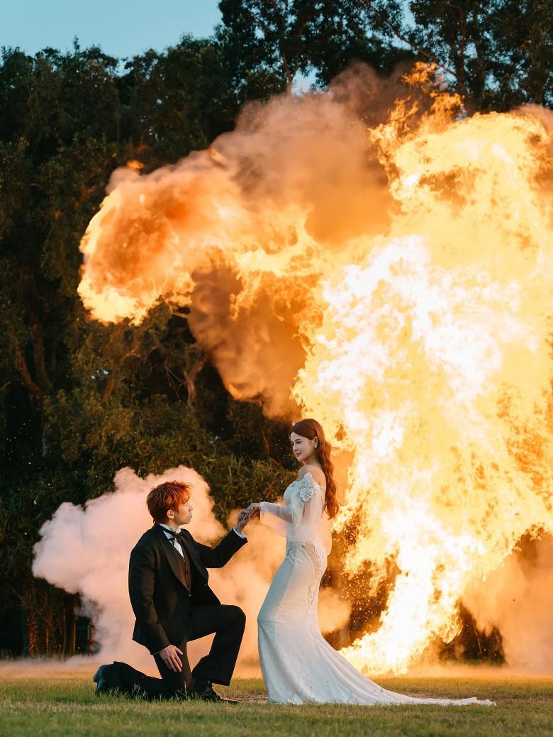 Tyson Yoshi的婚照相當轟烈。