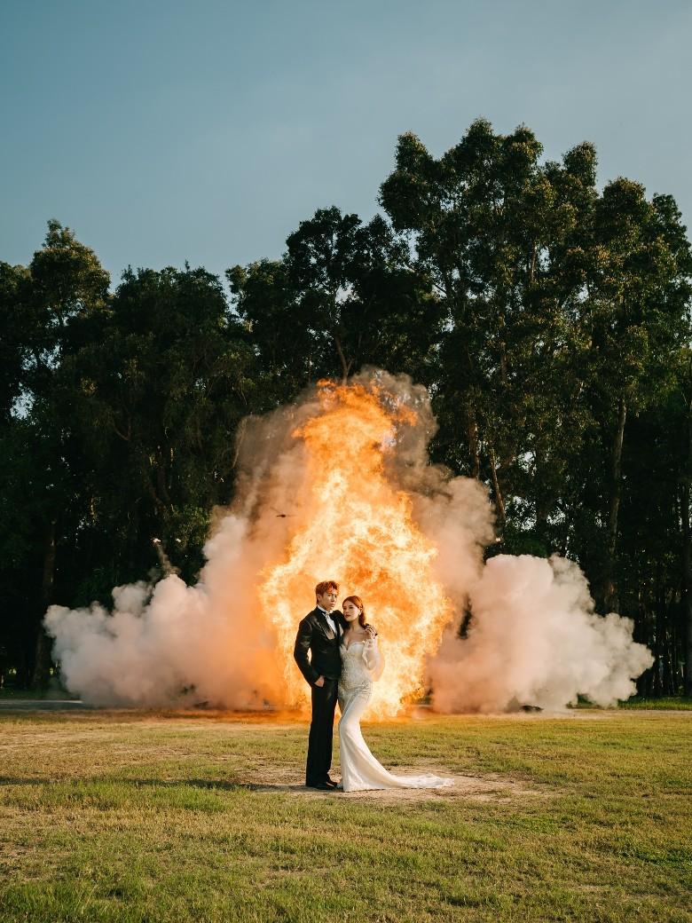 Tyson Yoshi的婚照相當轟烈。