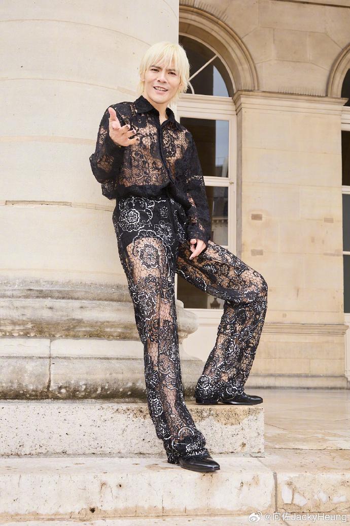 有指向佐上年曾以賭場顧客身份借取2百萬元並換成籌碼。