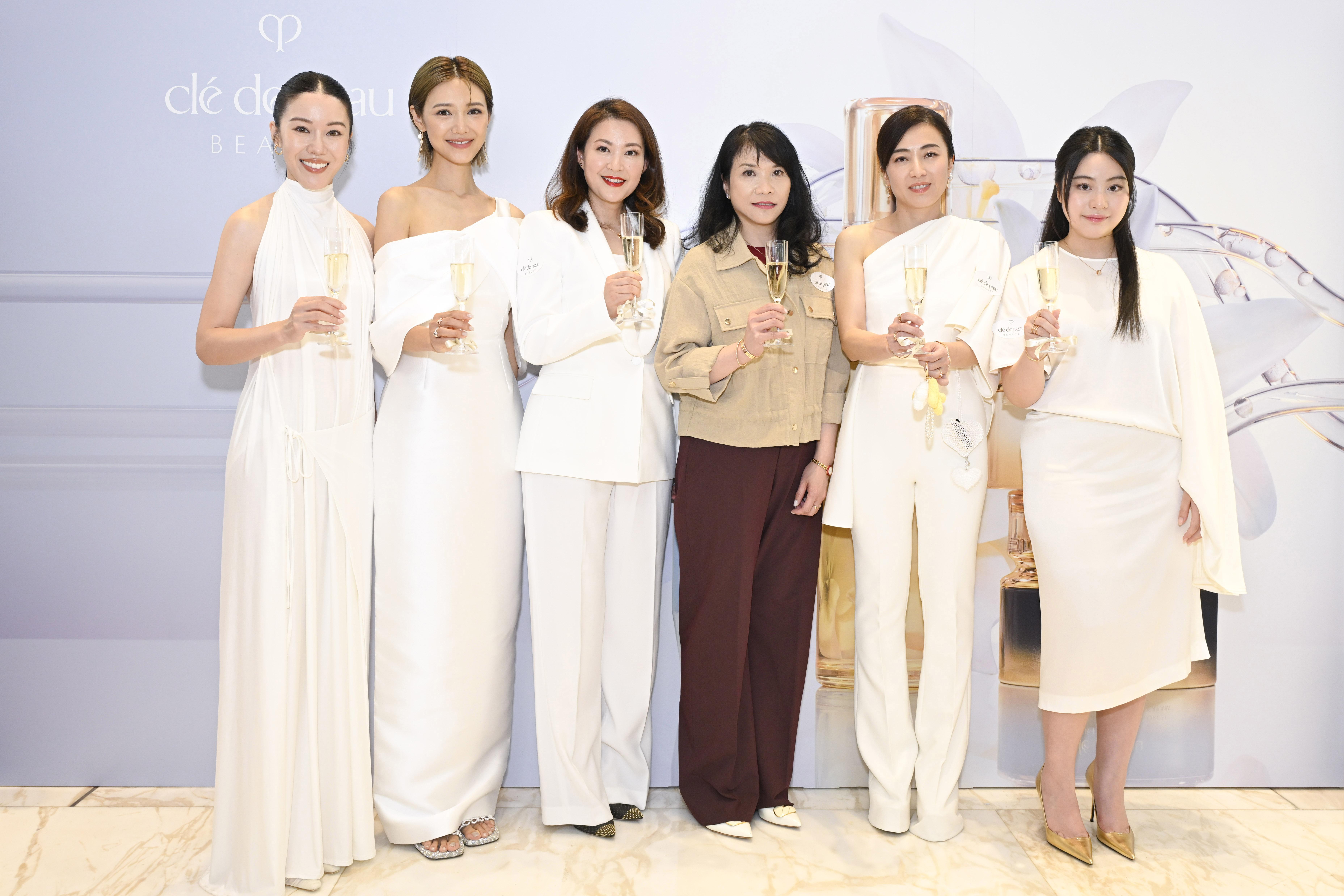 甘比母女聯同藝人倪晨曦與國際時尚名人Jenny Tsang一同現身銅鑼灣崇光百貨品牌活動。