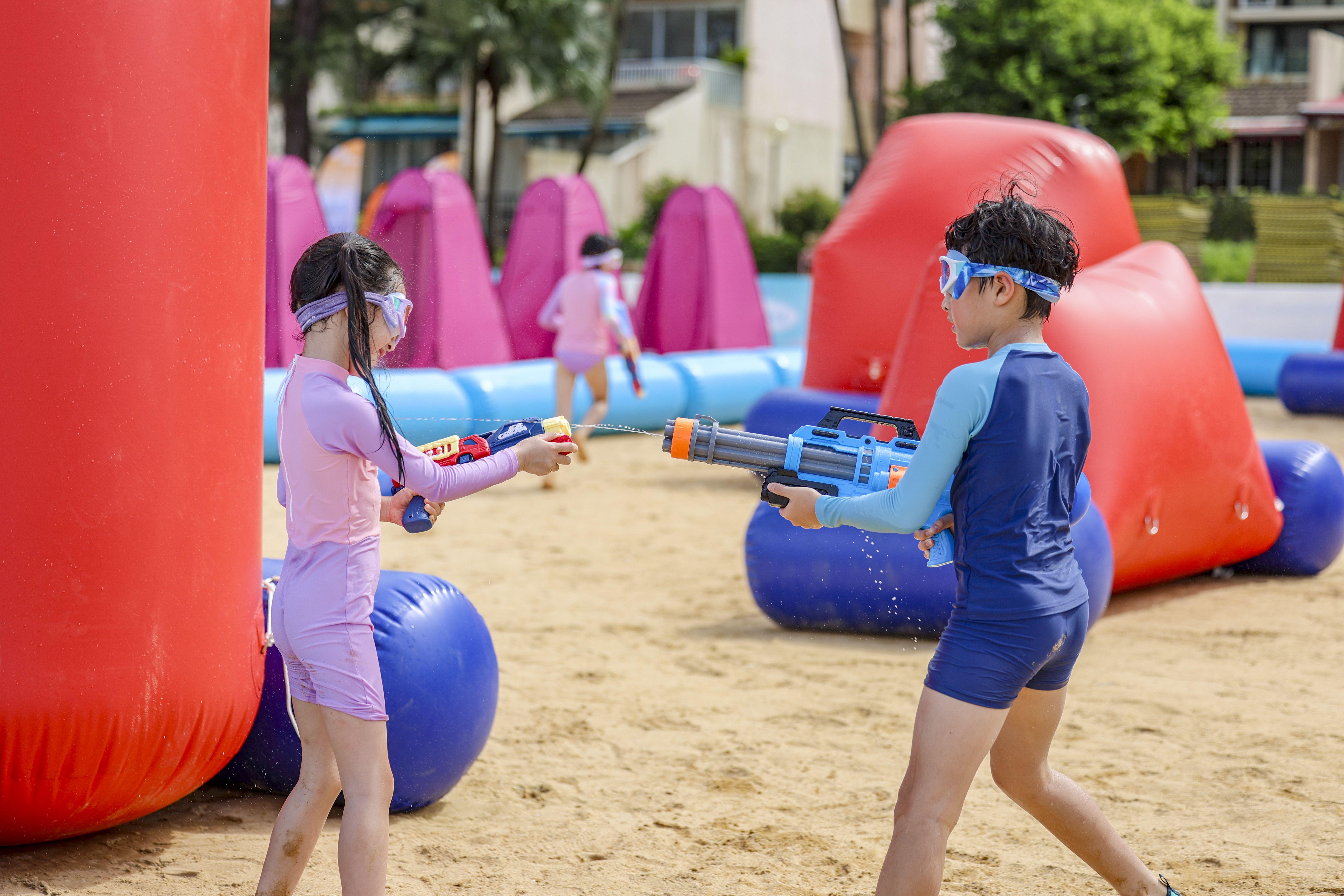 不妨與朋友在「Shoot! Combat Zone 激戰水鬥場」展開連場激鬥