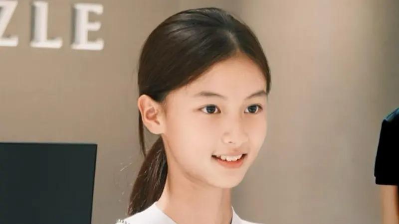 河南南陽15歲美少女網紅七七神似張栢芝