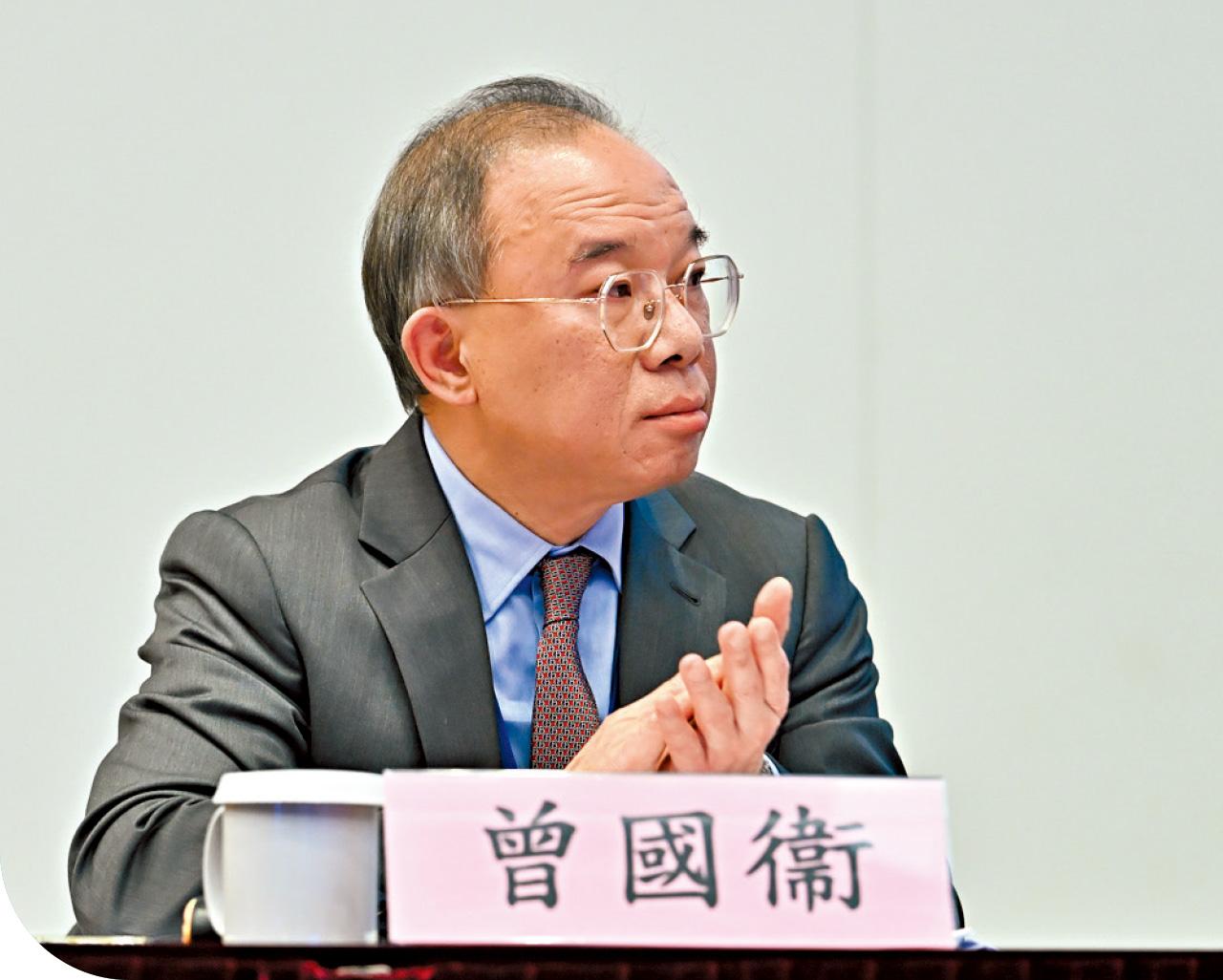 政制及內地事務局長曾國衞