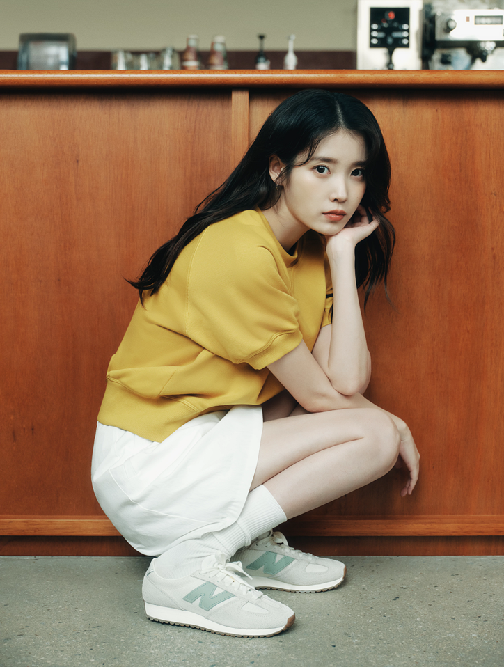 IU演繹New Balance 471全新色調。
