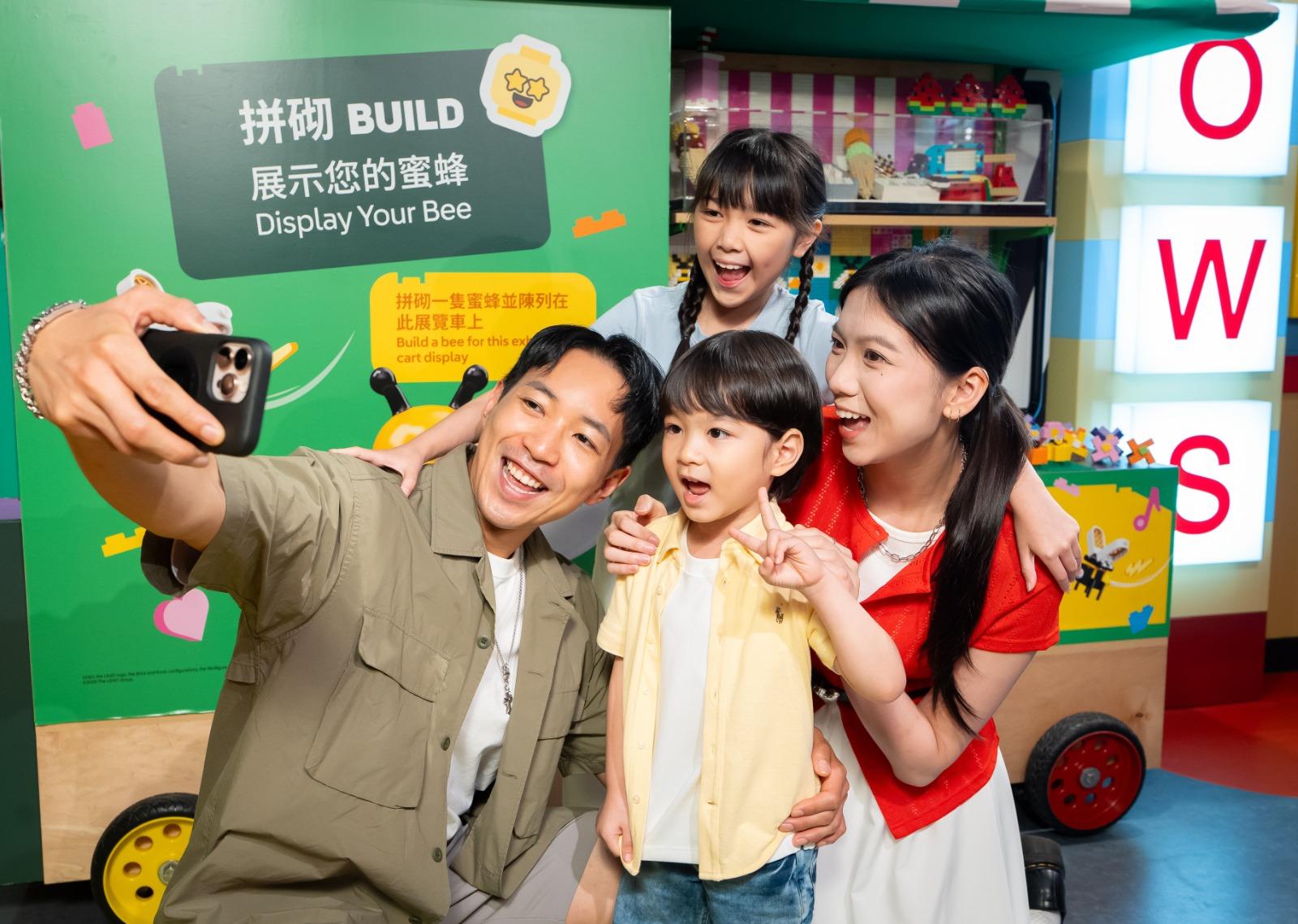 啟動您的玩樂模式,擺出姿勢拍攝照片,連同主題標籤#PlayModeActivated分享到社交平台,即有機會贏取獎品。