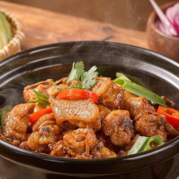 鳳園雞煲$199/半隻雞,$298/整隻雞