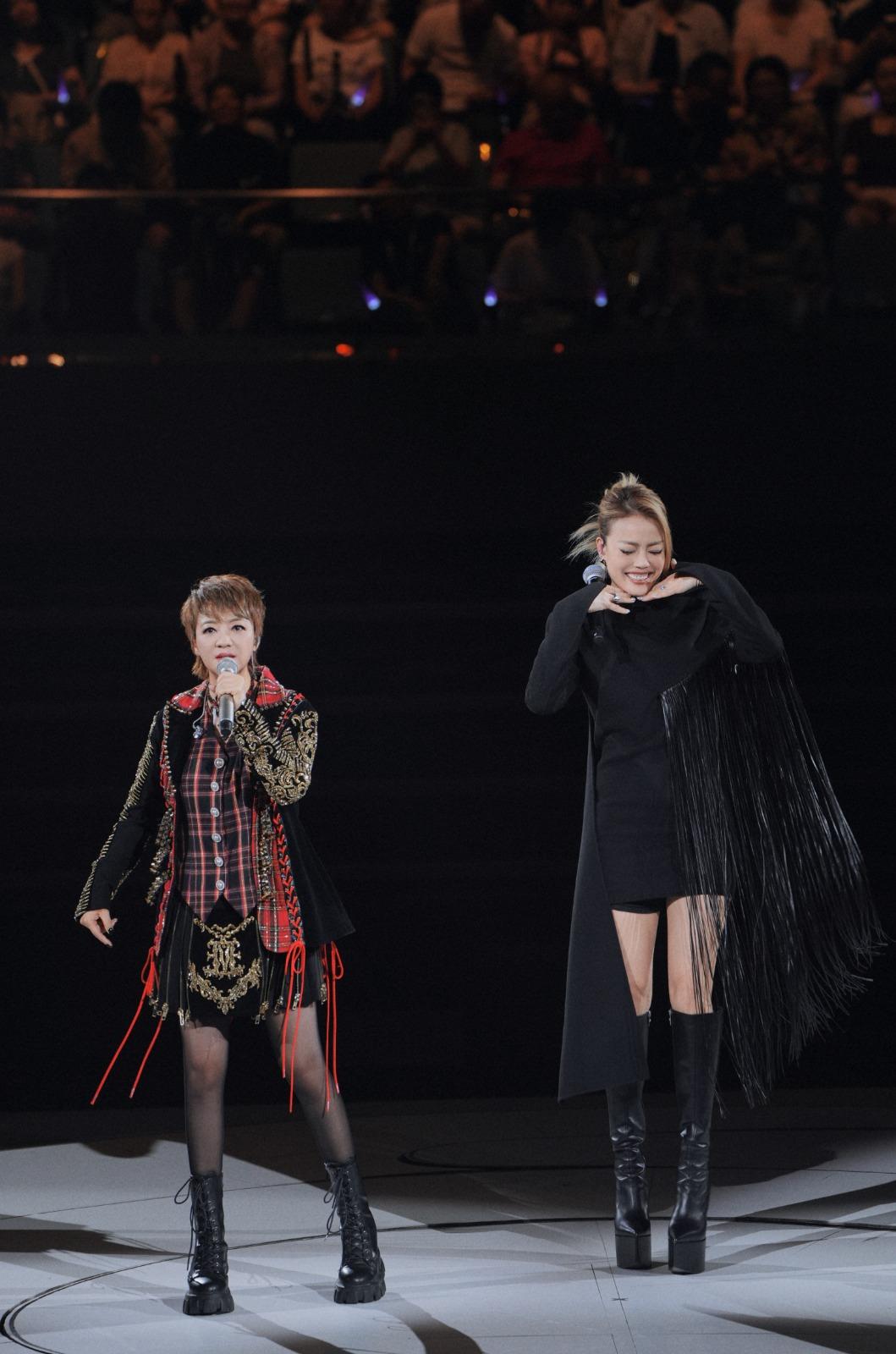 Joey擔任慧嫻演唱會嘉賓,二人在合唱《跳舞街》,讓現場歌迷驚喜連連。