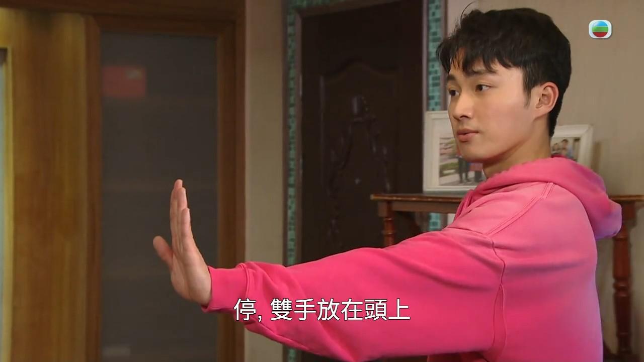 周嘉洛估計Charlie Puth於酒店悶悶地,才收看《愛‧回家》kill time。