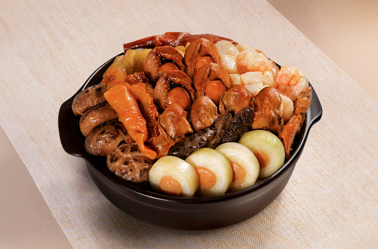 原隻花膠鮑魚盆菜