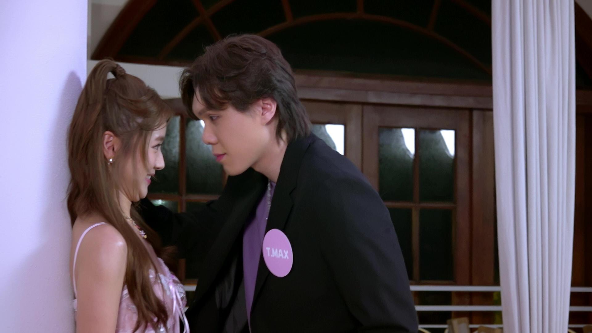 根據預告,T.Max嘅壁咚係有秘密武器,至於感唔感動,睇下集。