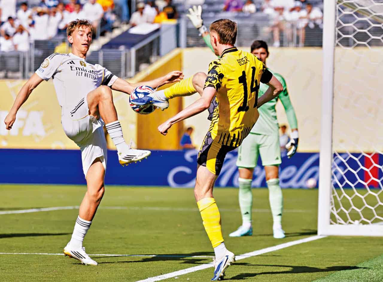 世冠盃|皇馬PSG鬥攻格爭入決賽