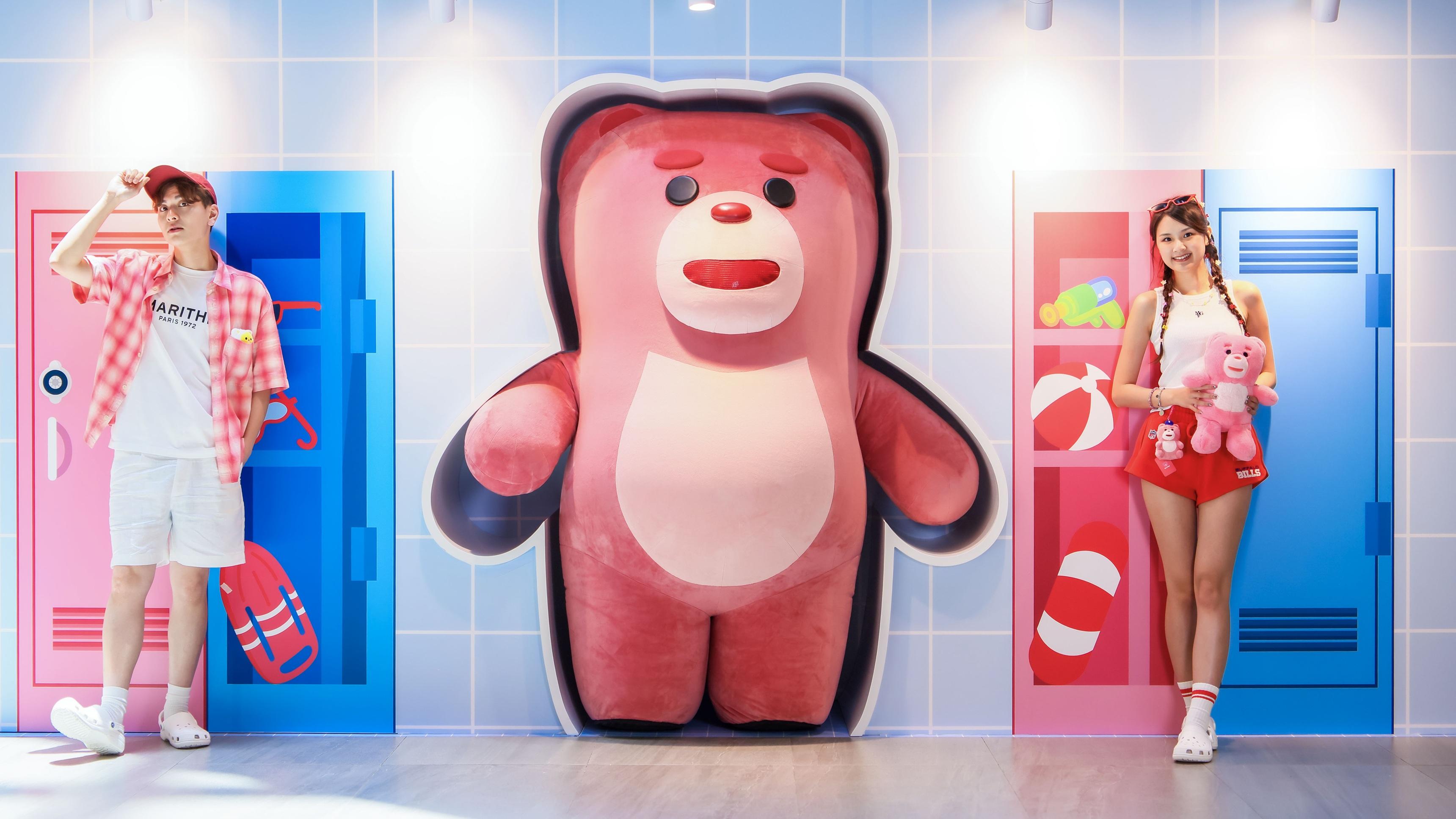 「BELLYGOM快閃店」- 泳池更衣室打卡裝置